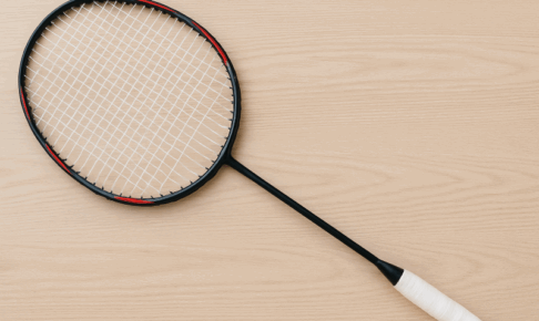 アストロクス11レビュー｜初心者でも打ちやすい！正確ショットと上達を支える1本