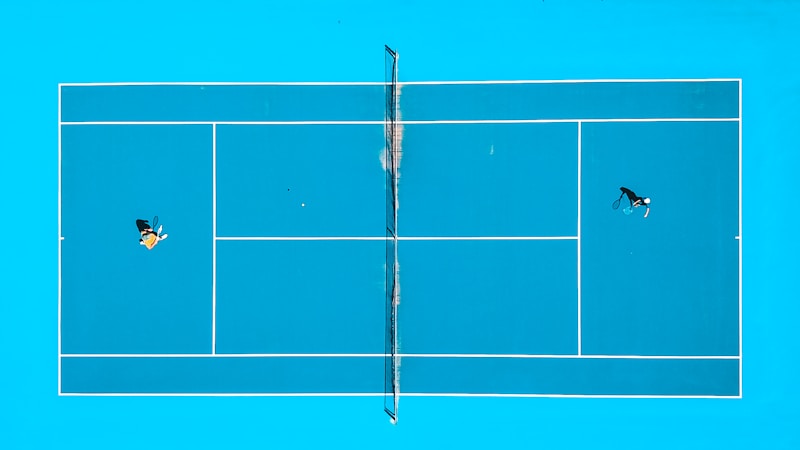 バドミントンダブルスのコツを初心者にもわかりやすく解説｜勝ちやすい動き方と連携の基本